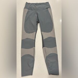 Women’s L Nike Leggings